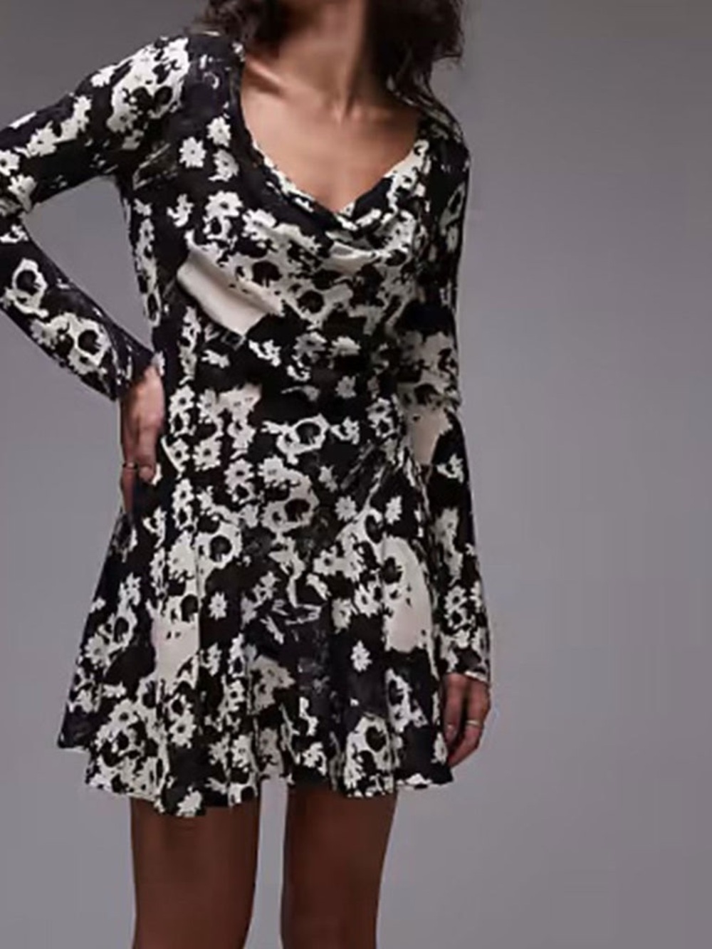 NWT TOPSHOP Deep Cowl Neck Floral Mini Dress, Black Size 6 US